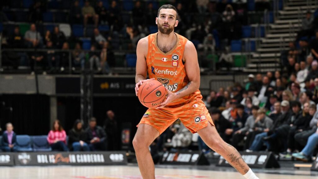 Jack McVeigh has 18 points as Cairns held out against New Zealand in an NBL thriller.
