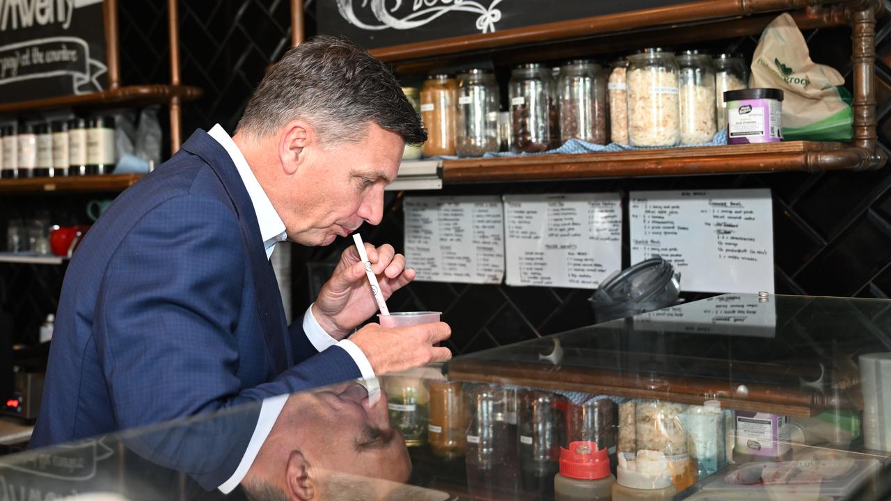 ANGUS TAYLOR CAFE VISIT